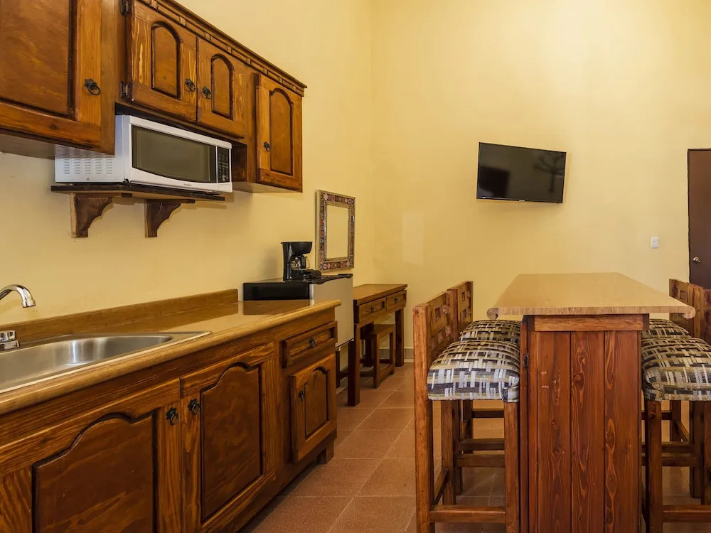 Capital O Las Calzadas Hotel & Suites