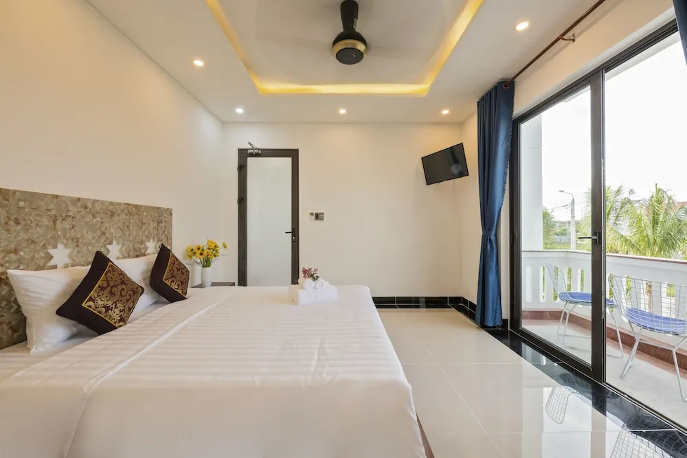 Phuc Hung Riverside Villa