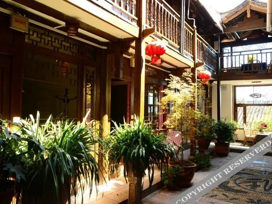 Lijiang Mountain Lion Inn(丽江狮子山客栈)
