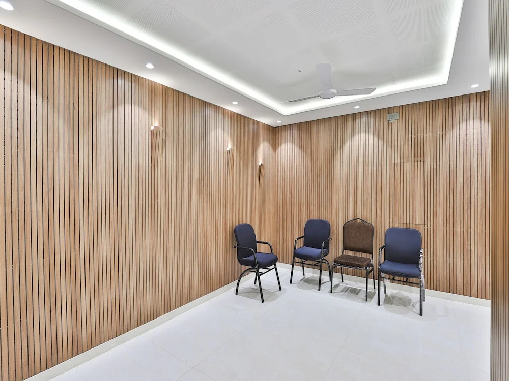 OYO 15635 Elite Rooms & Banquet