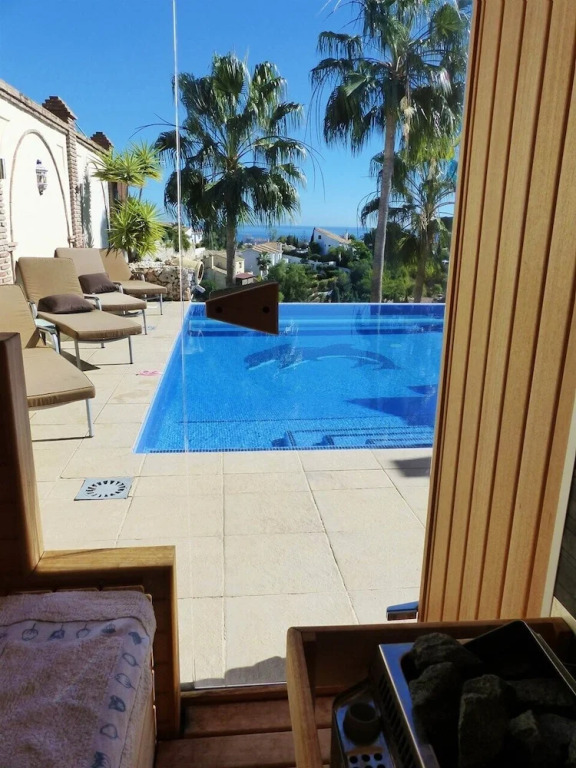 Marvelous Villa with Infinity Pool Ref 85