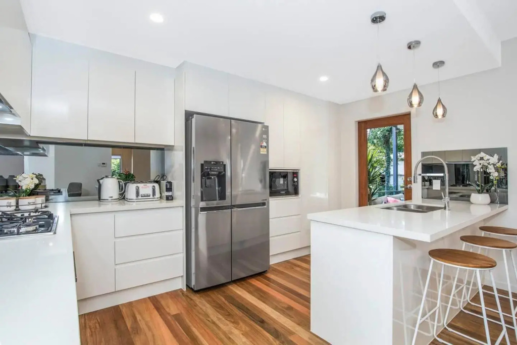 Park Avenue Townhouse Retreat Brisbane Sleeps 10