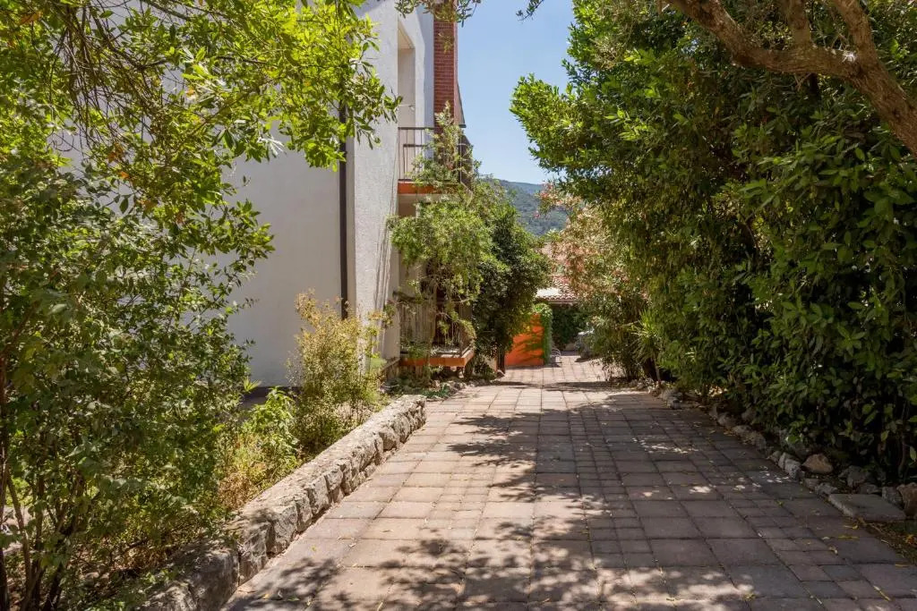 Spacious apartment with three double bedrooms