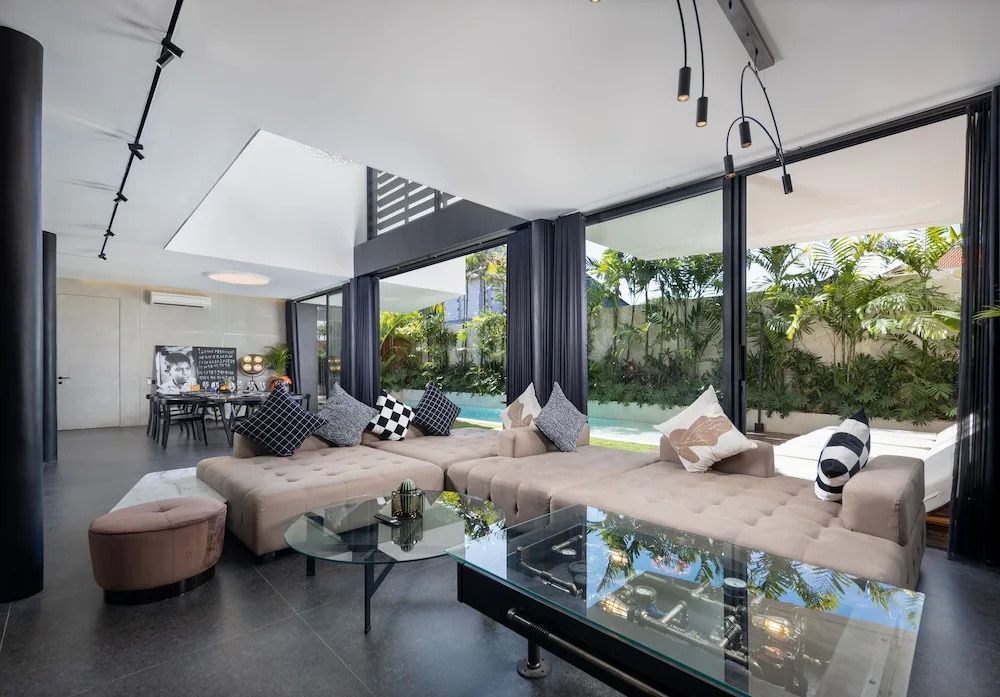 Alex Villas Complex N1
