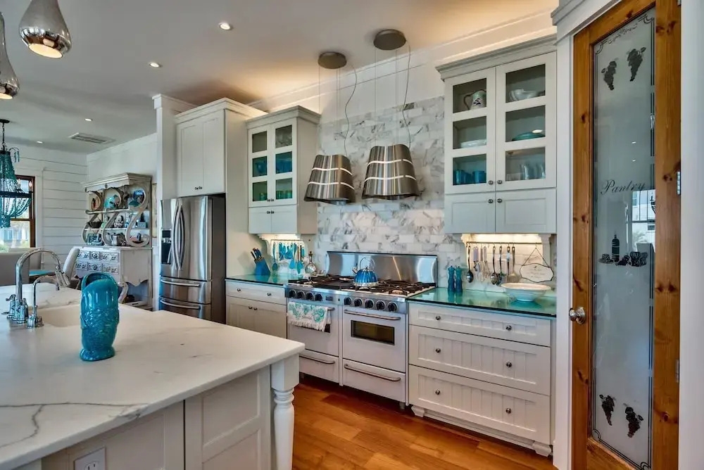 Tangled In Blue 5 Bedroom Holiday Home by Five Star Properties