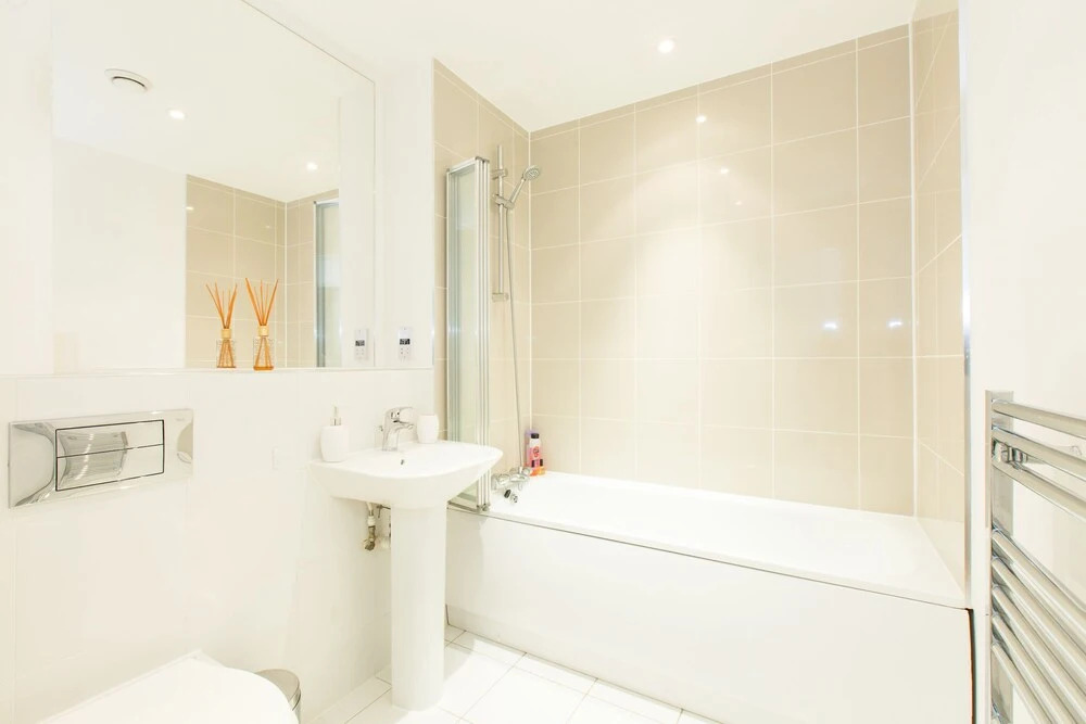 Two Bedroom Apartment Aldgate