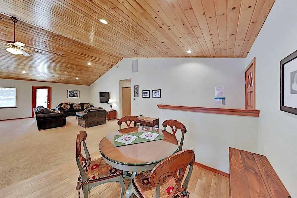 1559nort 3 Bedroom Home