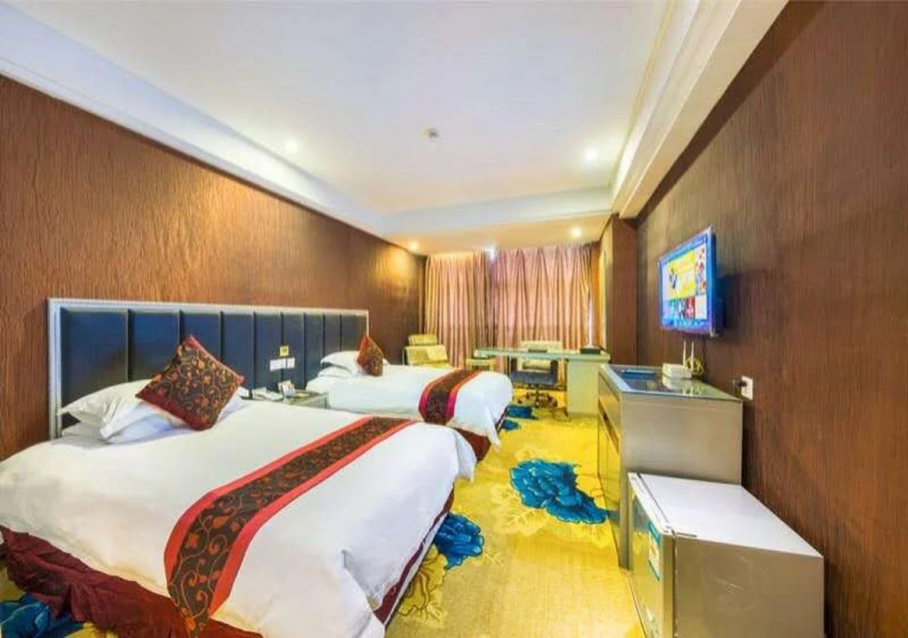 Yiwu Huang Xuan Hotel