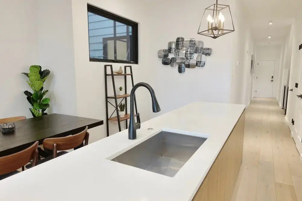 Contemporary Home in Shaw-u Street