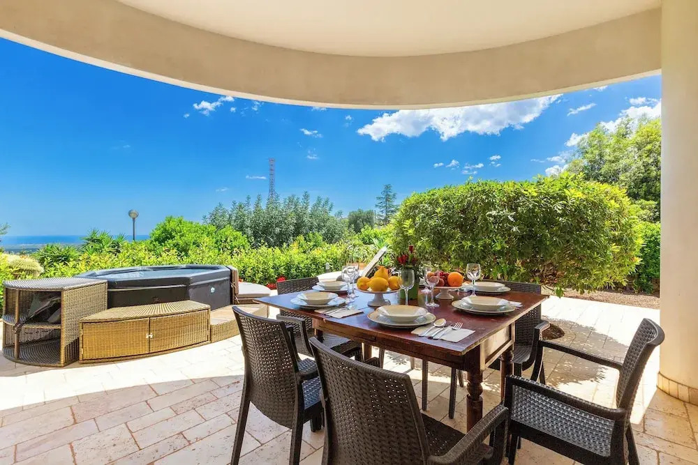 4046 Villa Del Vecchio by Barbarhouse