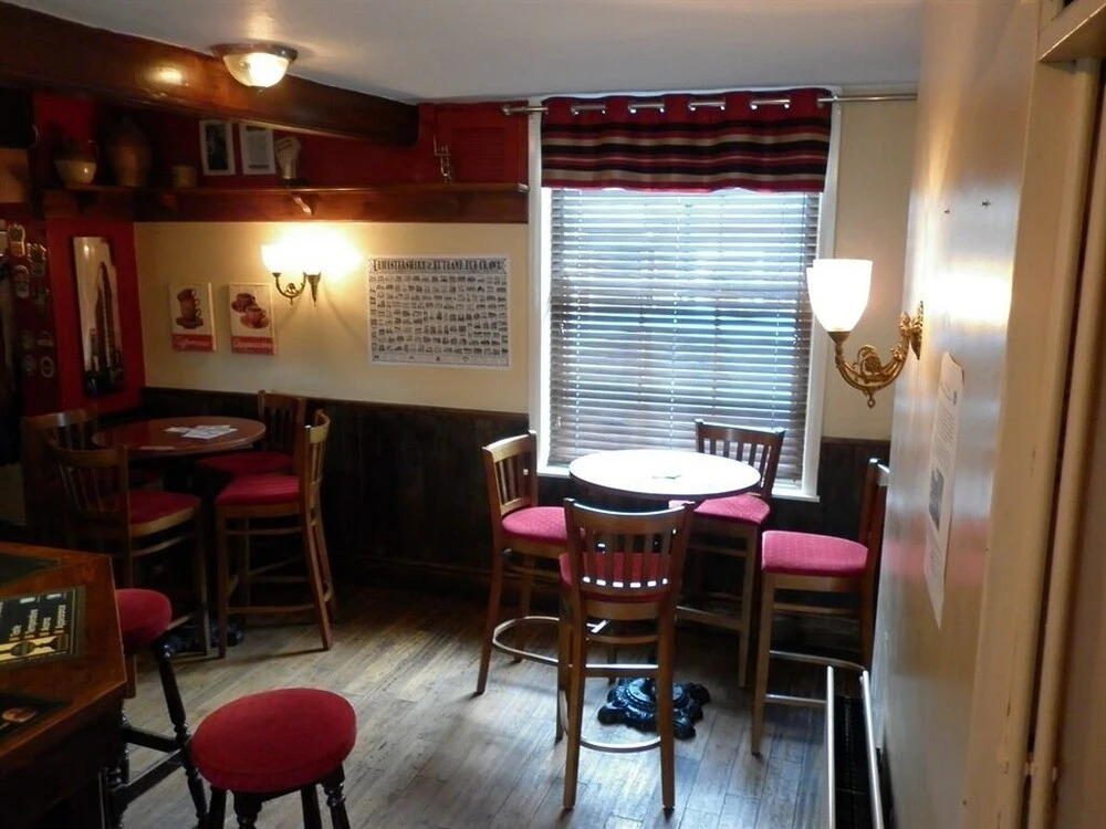 Dixie Arms