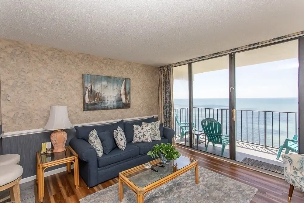 Royal Garden Resort 1404 2 Bedroom Condo by RedAwning