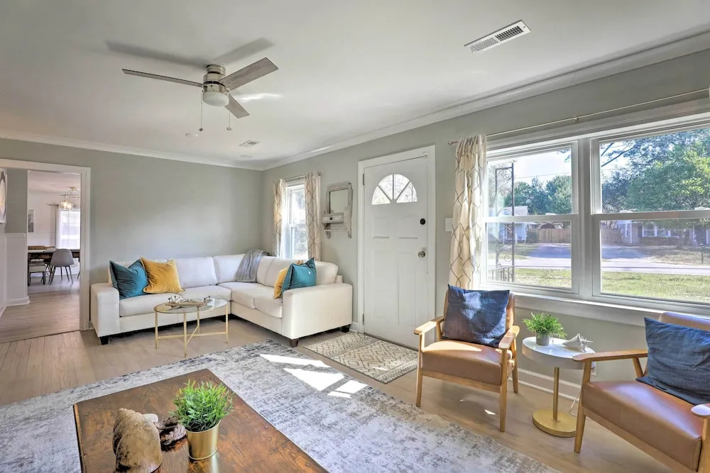 Chic Charleston Home - Half Mile to Park Circle!