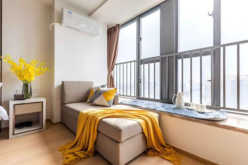 Yazhi Apartment