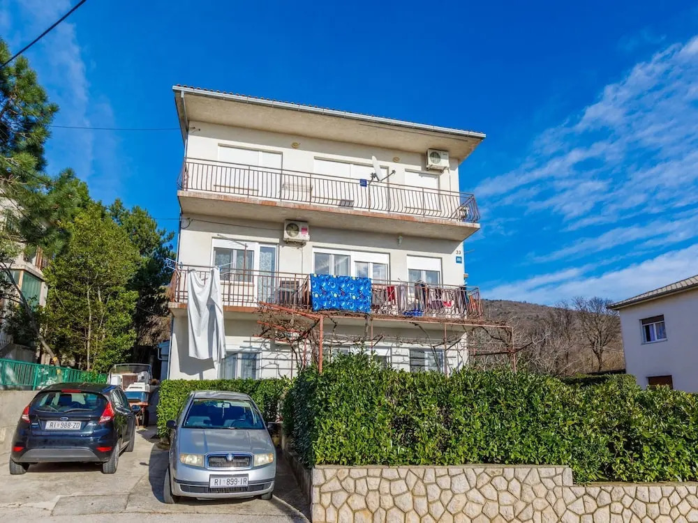 Apartment Dado