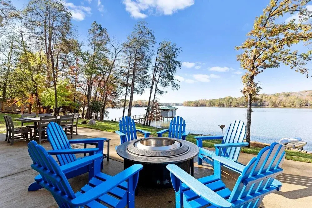 Sunset Pointe by Avantstay Waterfront, Beach, Fire Pit Sleeps 14 5bdr 4BA