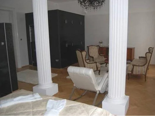 Rex Clinic Hotel