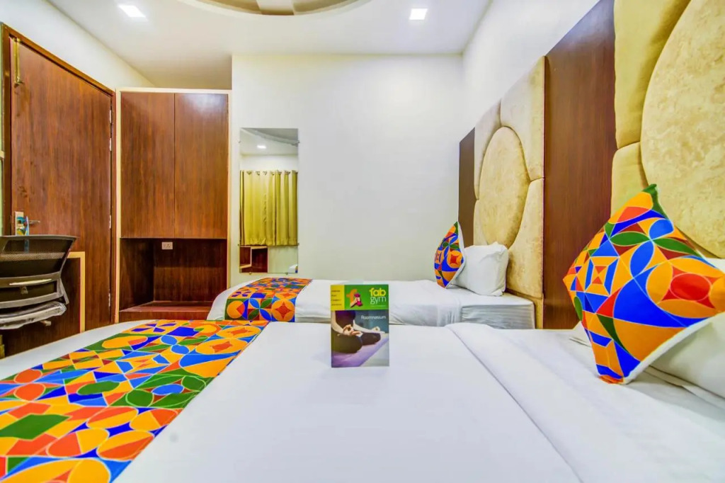 FabHotel Nayyar Inn II