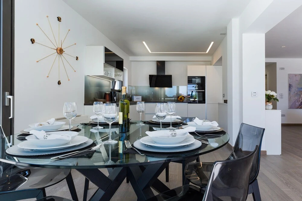 Shell Luxury Residences with Pool and Whirlpool