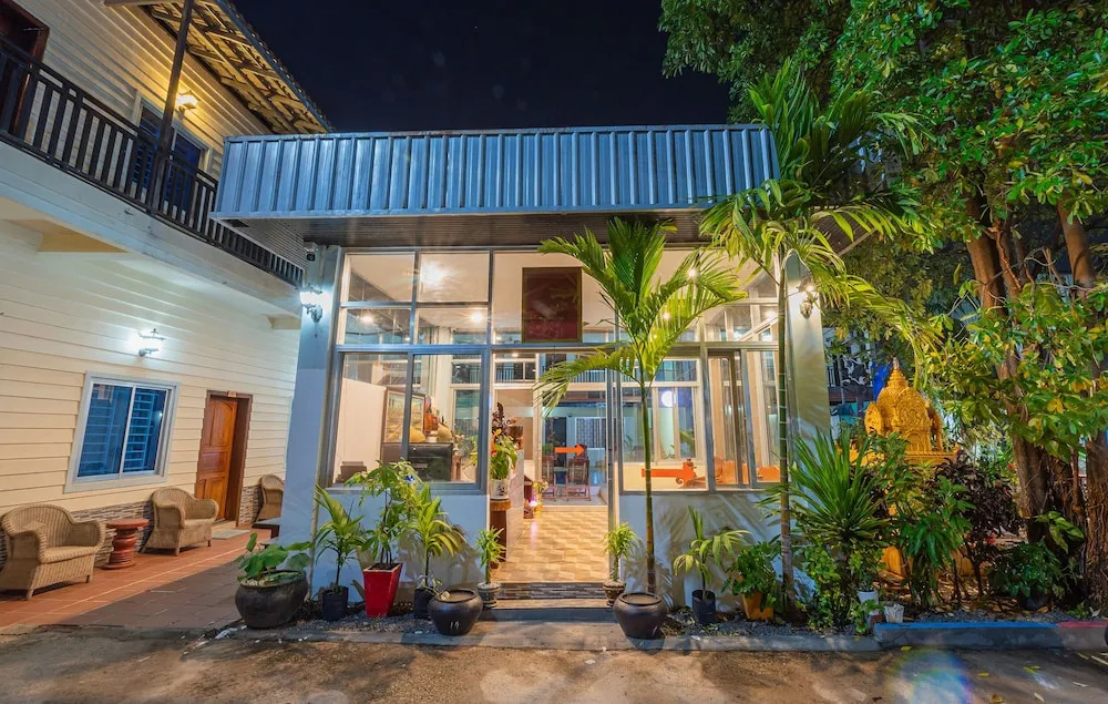 Lotus Bleu Guest House
