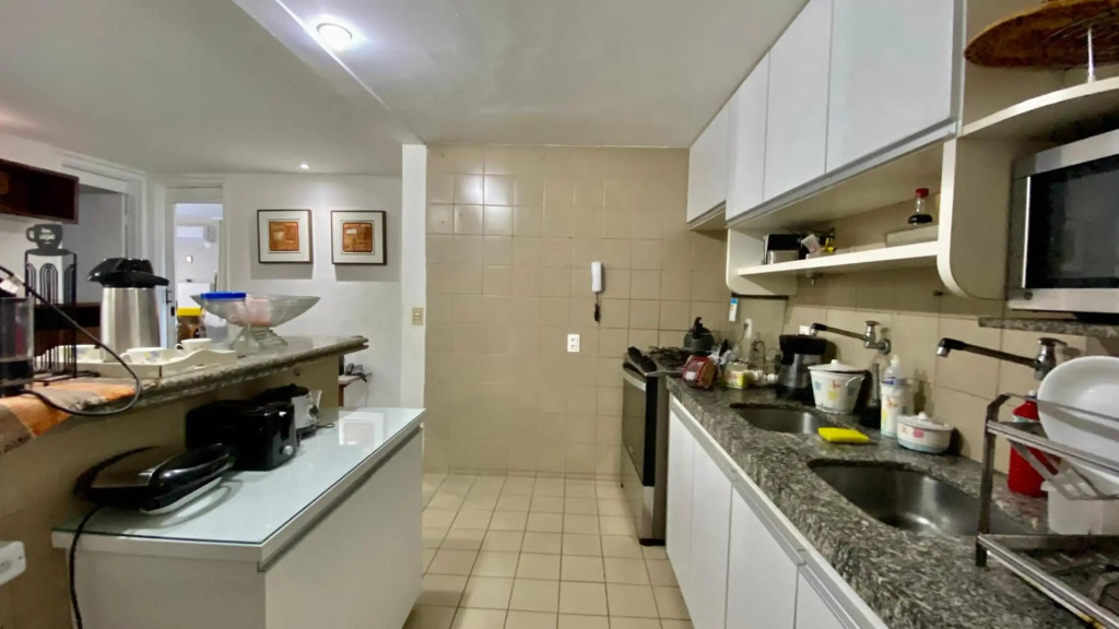 Apartamento vista mar, 2 Suítes, WC Social,2 vagas