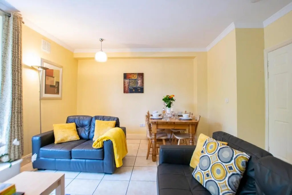 Gort Na Coiribe 4 Bedroom Duplex, by Shortstays
