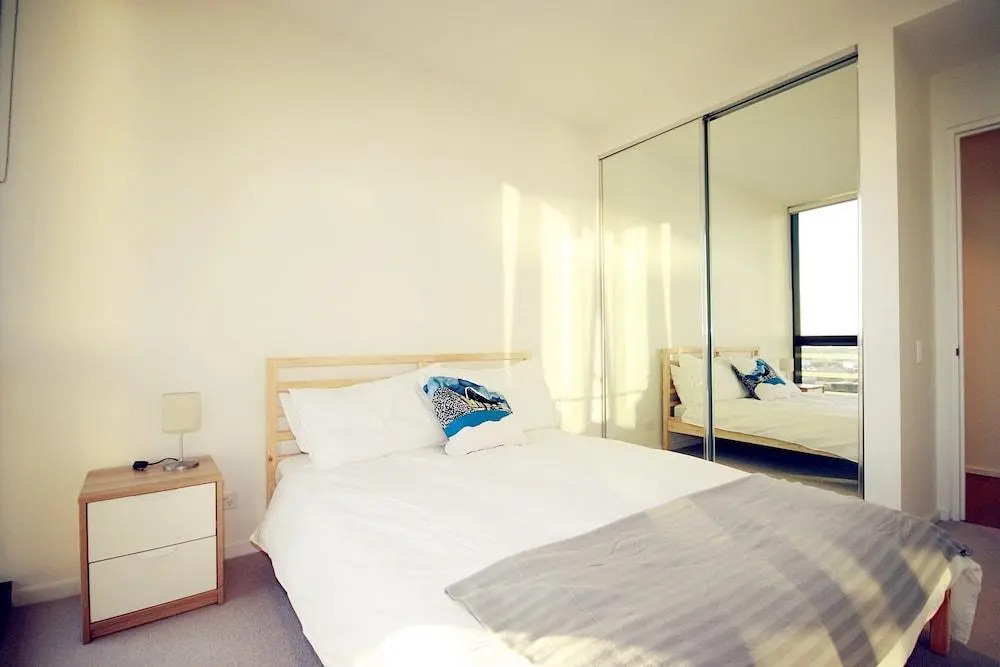 Onelife Docklands Luxury Apartment