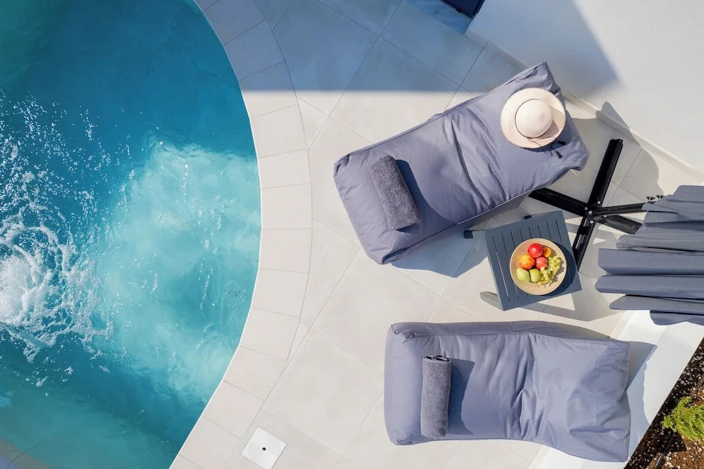 White Cliff Luxury Suites