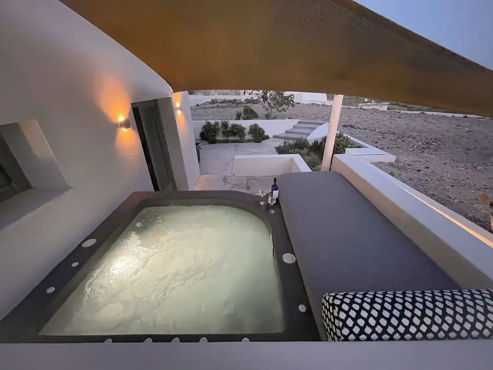 VILLA DI CAPO - Santorini Old Winery Luxury Villas