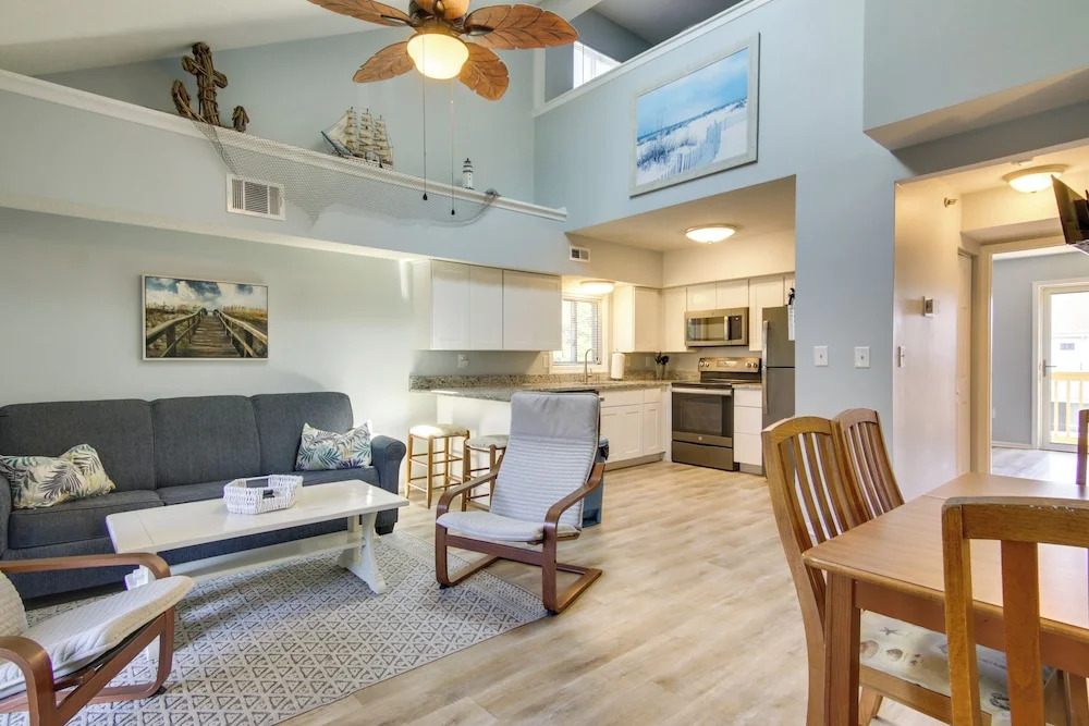 1/2 Mi to Maryland Beach: Family Condo w/ Balcony