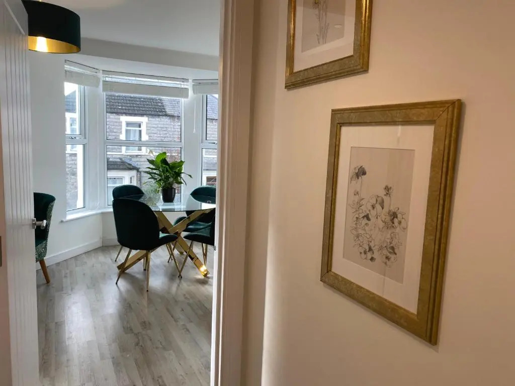 Wyndham Crescent - Stylish Flat in Popular Pontcanna