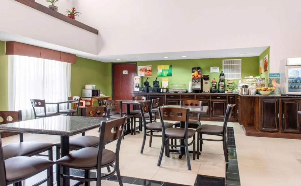 Quality Inn & Suites Anderson I-69