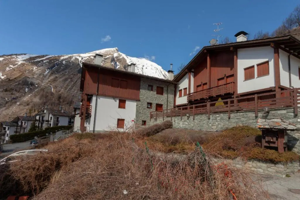 Chalet Mew