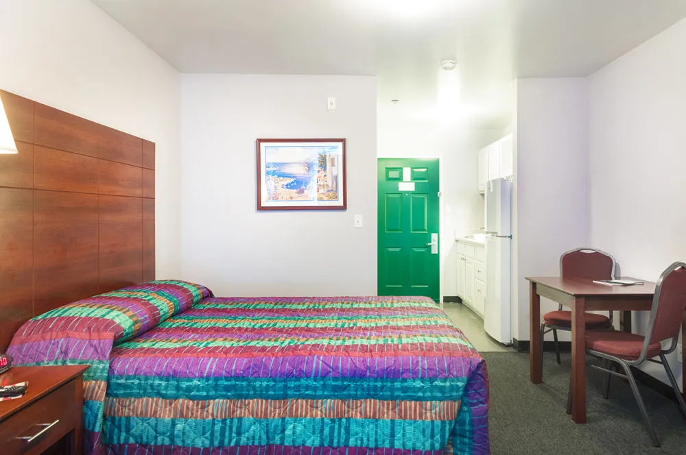 Savannah Suites
