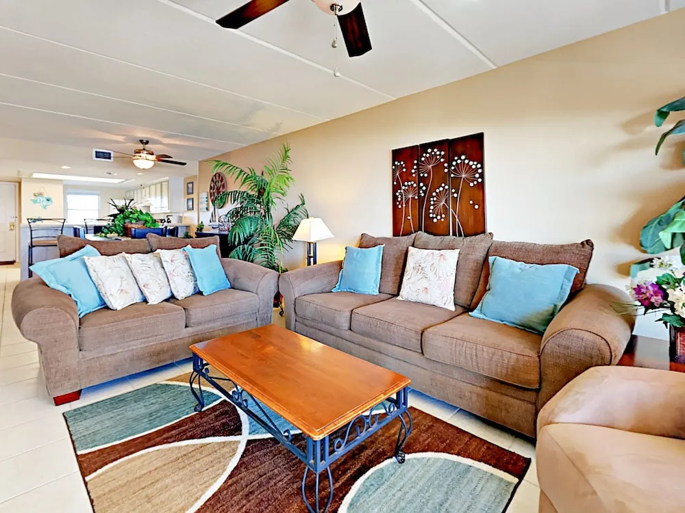 4400 Gulf Blvd Condo Unit 408