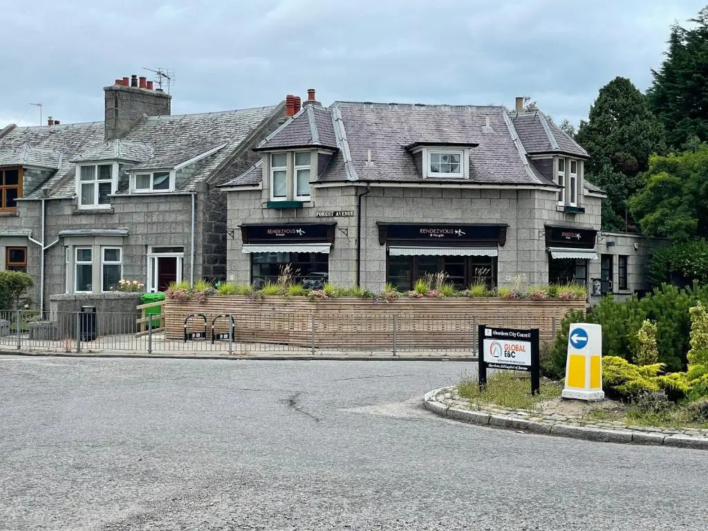The SUMMIT Apartment - Cozy Aberdeen Westend flat - Perfect for Short or Long stay - 1 bedroom