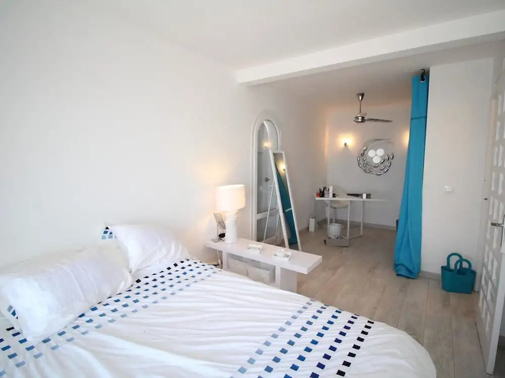 8007 Villa Velasquez