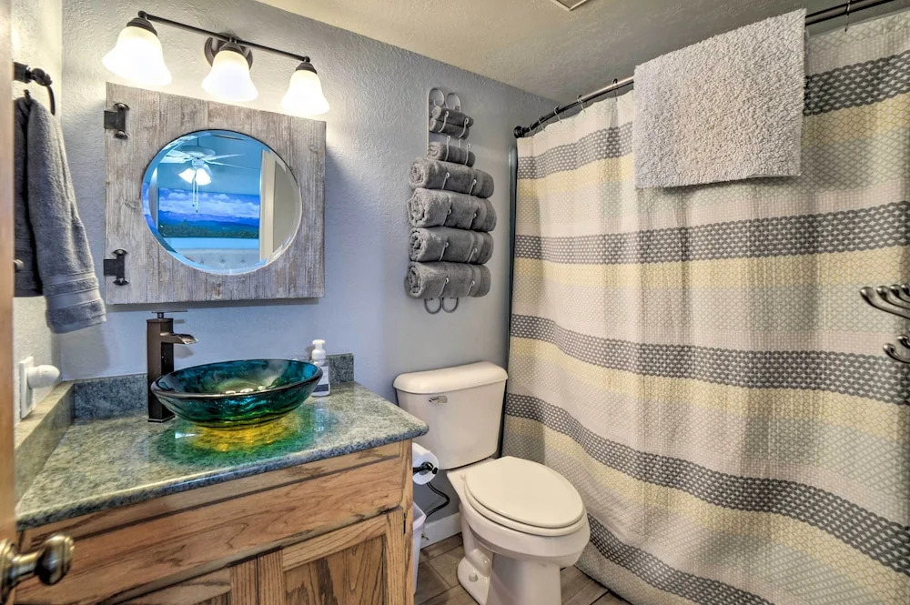 Pagosa Springs Getaway w/ Patio & Lake Views!