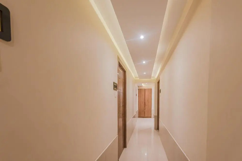 OYO 8363 Hotel Royal NS