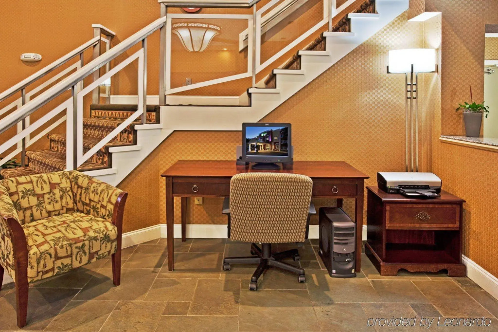 Holiday Inn Express Hotel & Suites Bradenton West by IHG