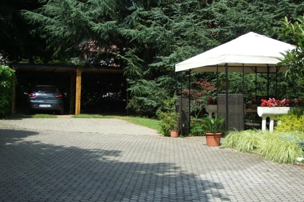 Monolocali In Casa Con Giardino Bellagio