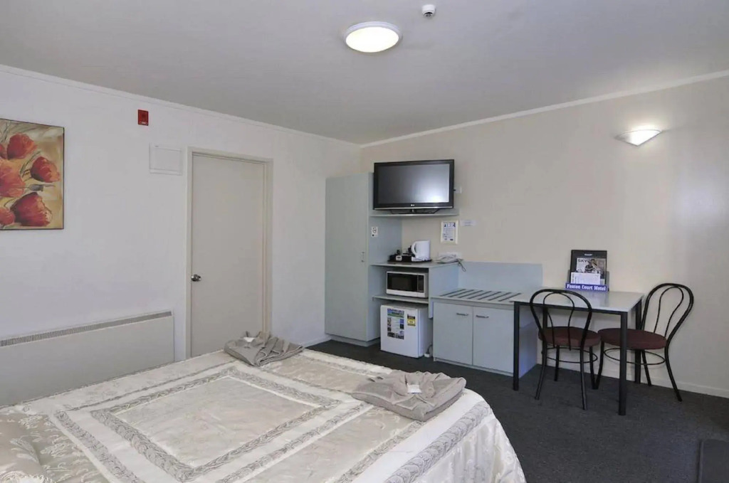 Fenton Court Motel