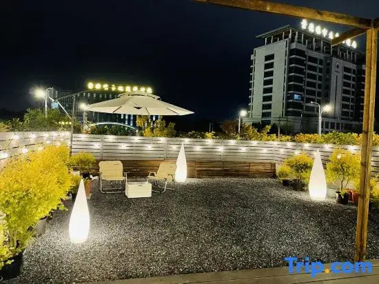 Twilight City Homestay (Jingdezhen North Station)