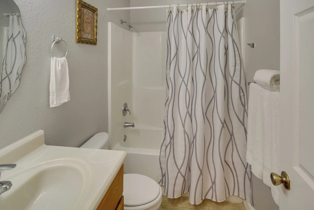 Gulfport Condo w/ Private Balcony - Walk to Beach!