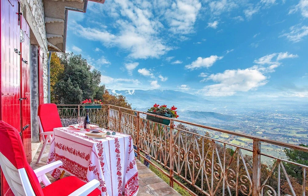 Amazing Home in Spello With Wifi and 4 Bedrooms