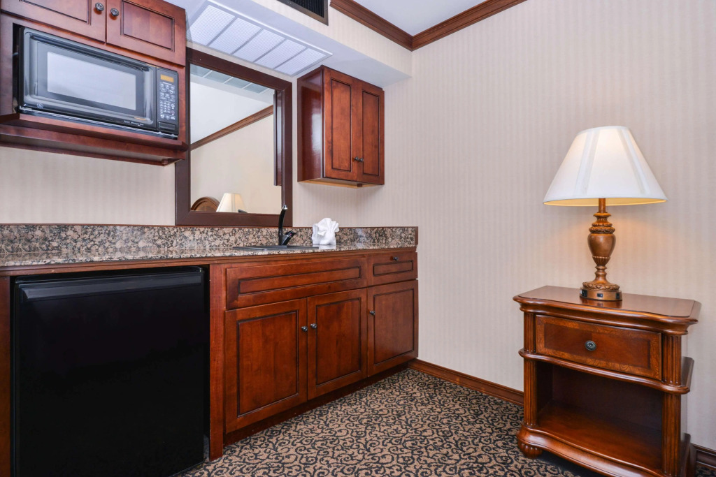Best Western Edgewater Resort