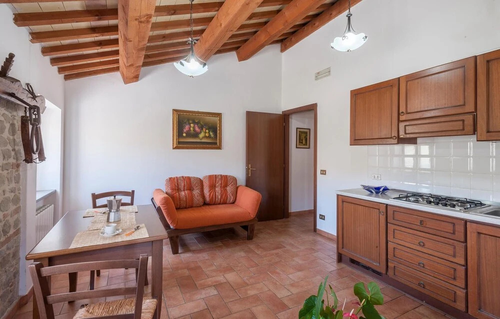 Lovely Home In Tolentino With Kitchen