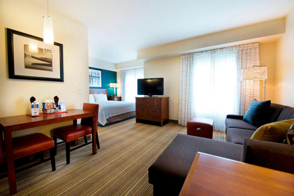 Residence Inn by Marriott Mississauga-Airport Corporate Centre West