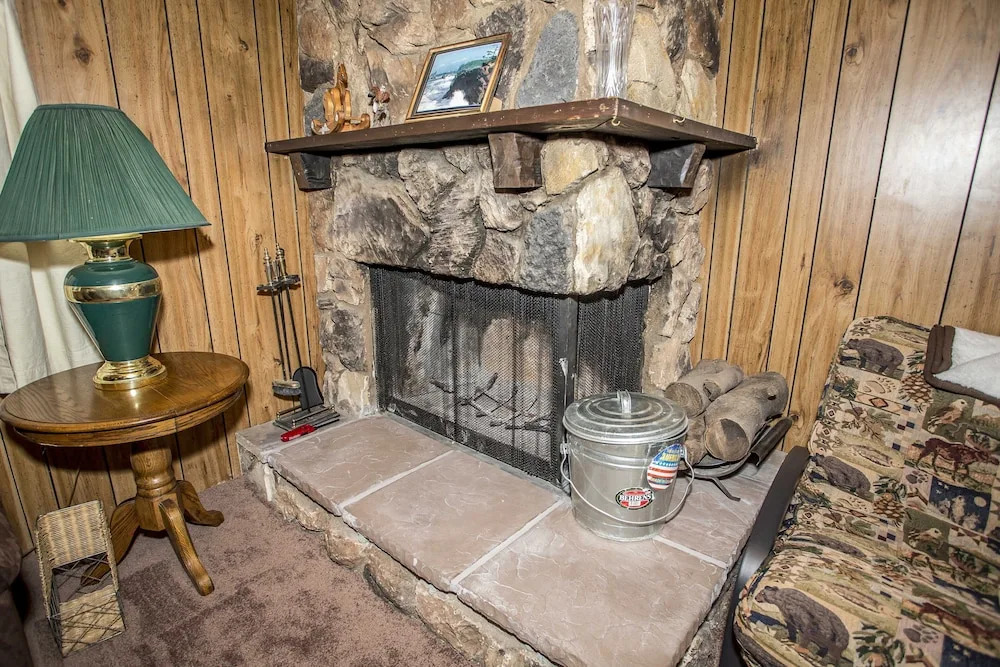 Just Right Cabin - 2 Br cabin by RedAwning