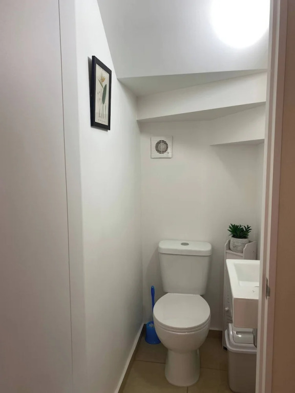 Linda Casa Familiar, Segura Y Muy Buena Ubicación